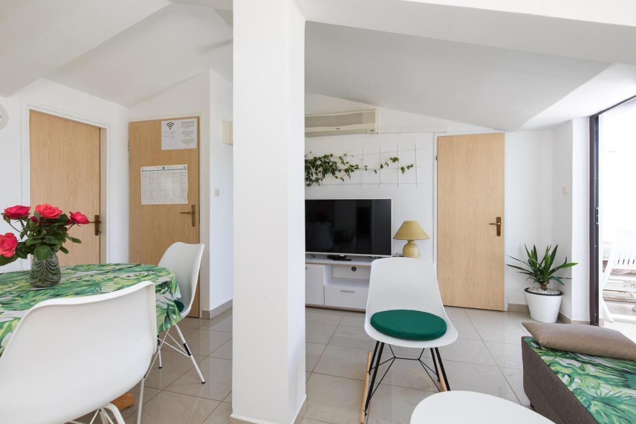 Apartment & Rooms Ivica Крк Екстер'єр фото