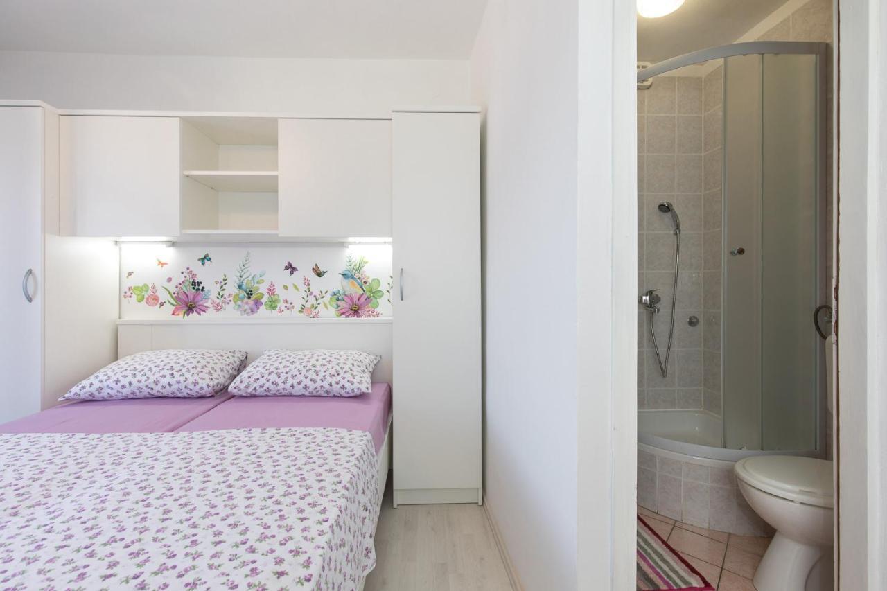 Apartment & Rooms Ivica Крк Екстер'єр фото
