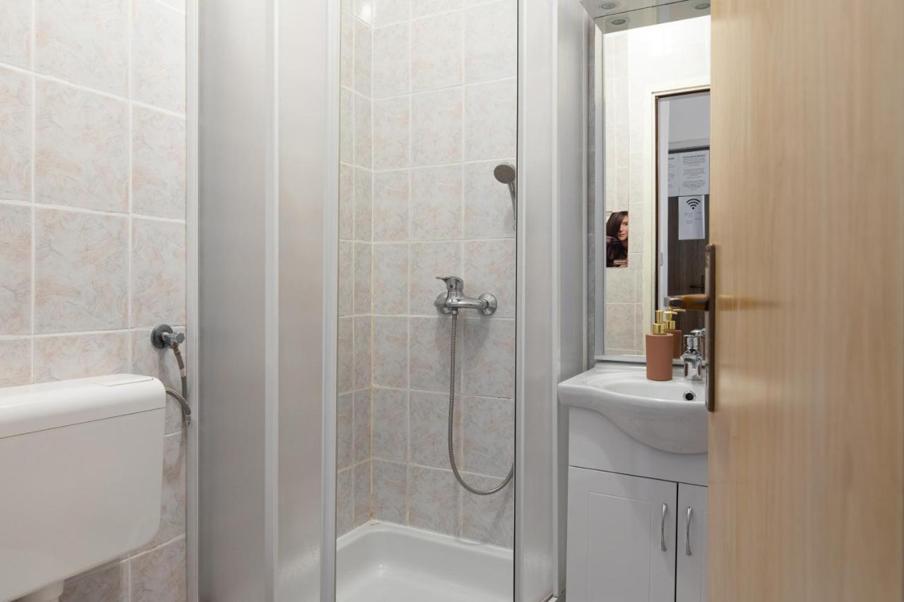 Apartment & Rooms Ivica Крк Екстер'єр фото