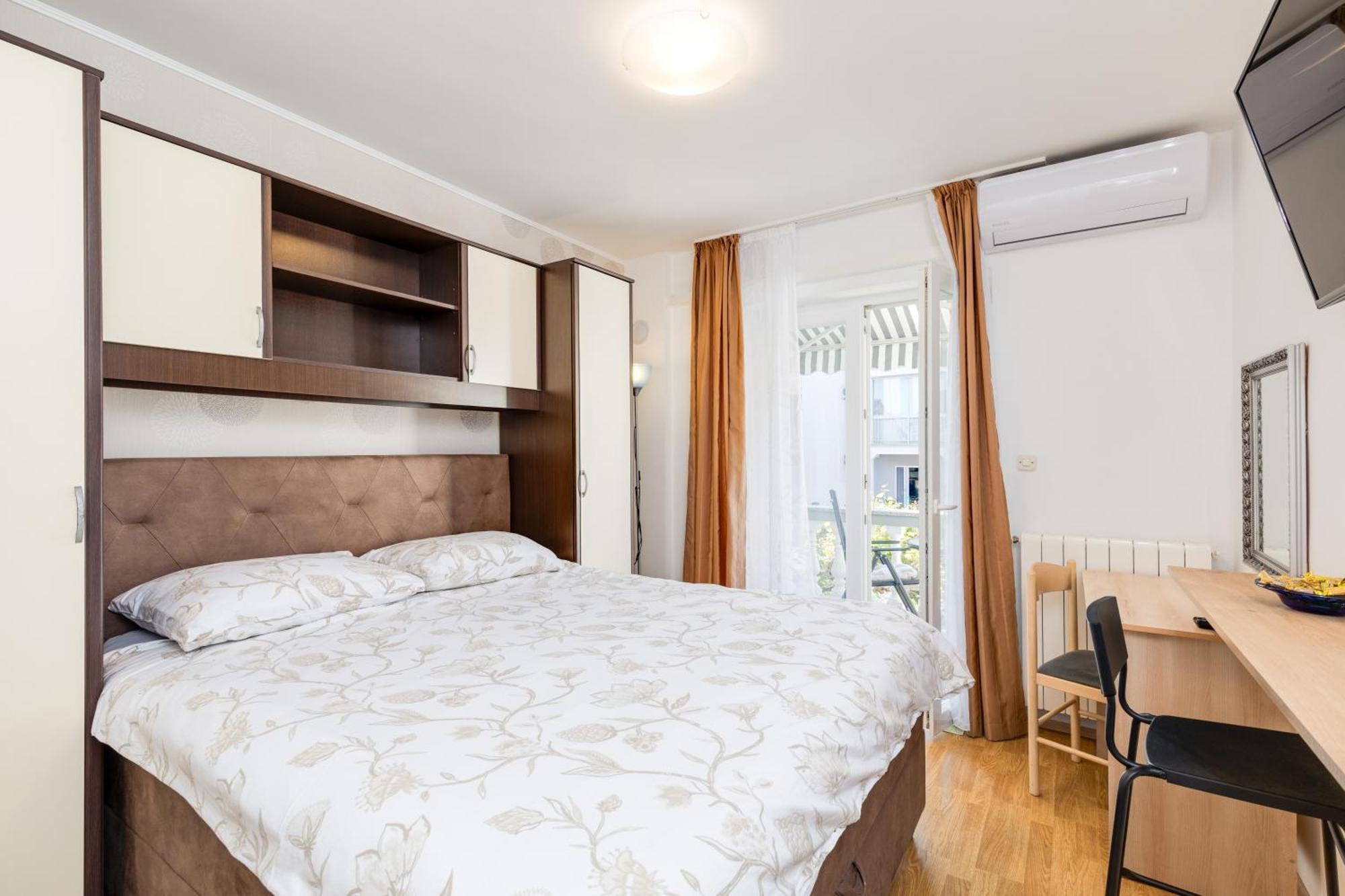 Apartment & Rooms Ivica Крк Екстер'єр фото