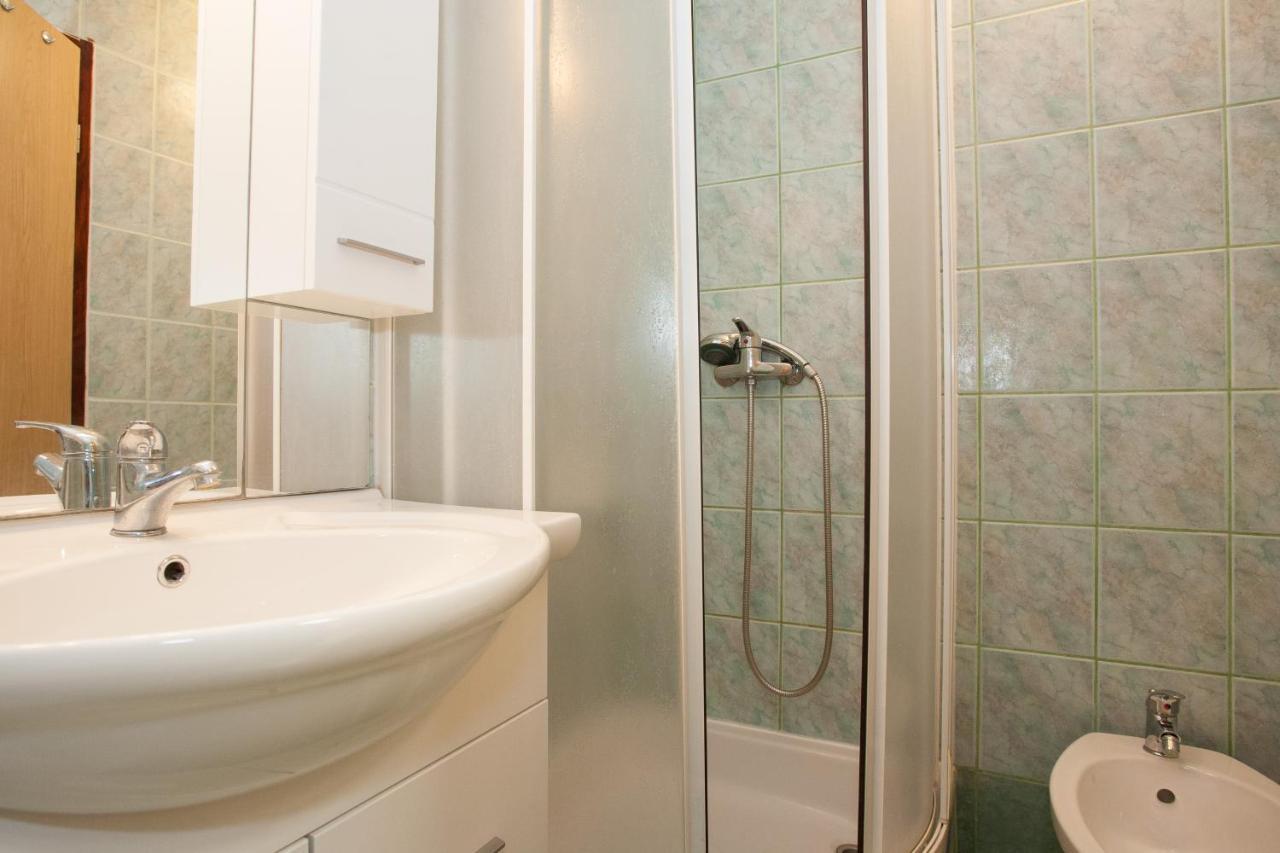 Apartment & Rooms Ivica Крк Екстер'єр фото